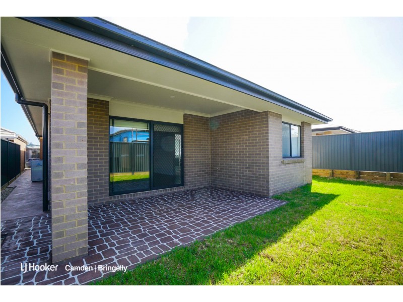 10 Goodluck Circuit, Cobbitty NSW 2570