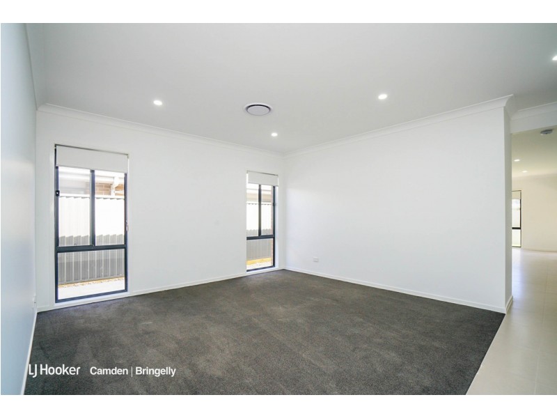 5 Goodluck Cct, Cobbitty NSW 2570