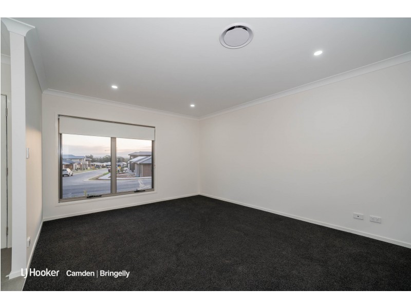 35 Goodluck Circuit, Cobbitty NSW 2570