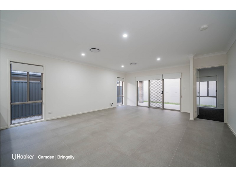 35 Goodluck Circuit, Cobbitty NSW 2570