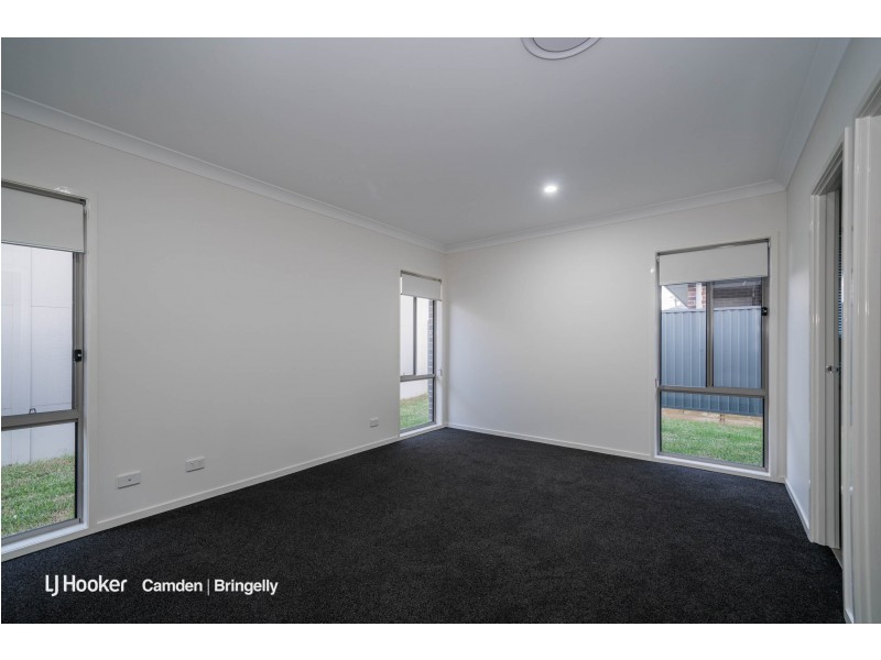 35 Goodluck Circuit, Cobbitty NSW 2570