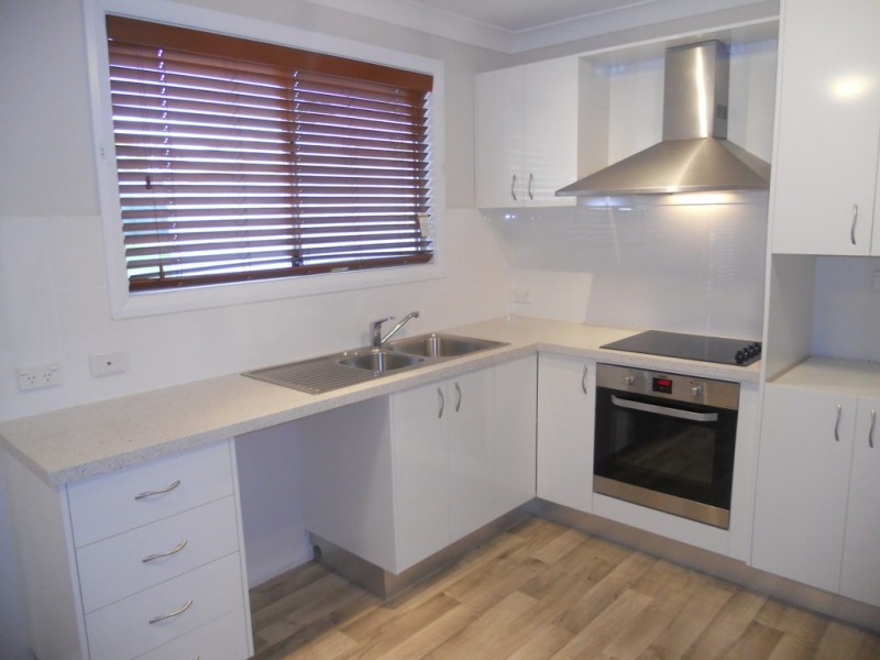 22 Russell Street, The Oaks NSW 2570