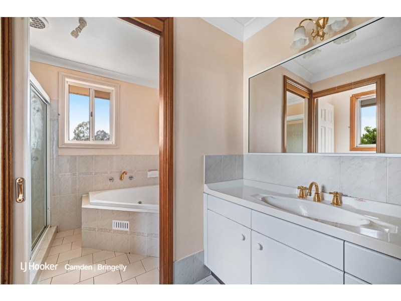 28 Sickles Drive, Grasmere NSW 2570
