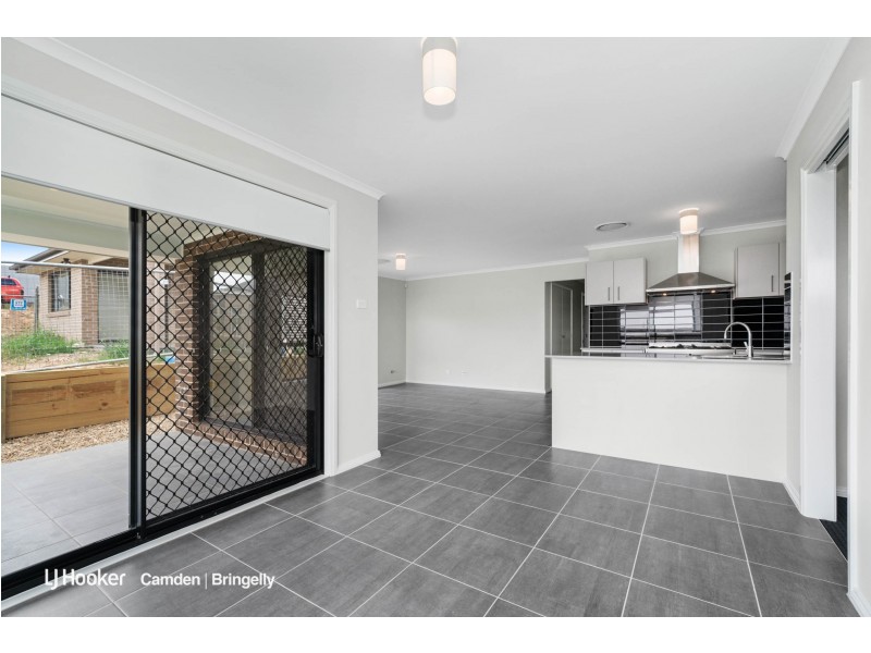 42 Jennings Crescent, Spring Farm NSW 2570