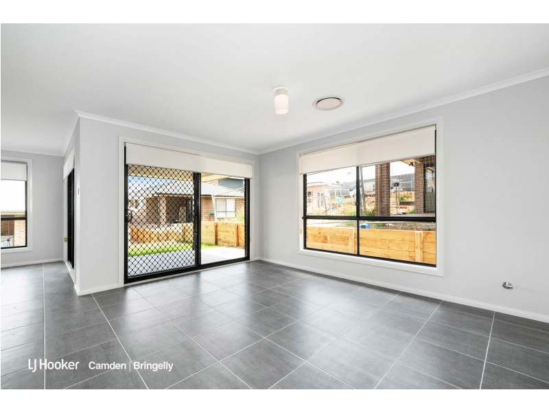 42 Jennings Crescent, Spring Farm NSW 2570