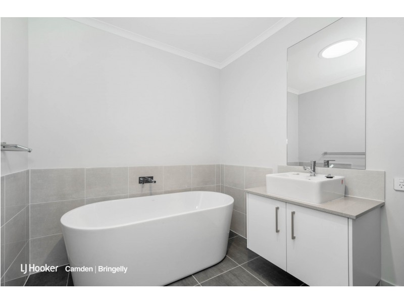 42 Jennings Crescent, Spring Farm NSW 2570