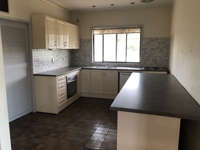 490 Twelfth Ave, Rossmore NSW 2557