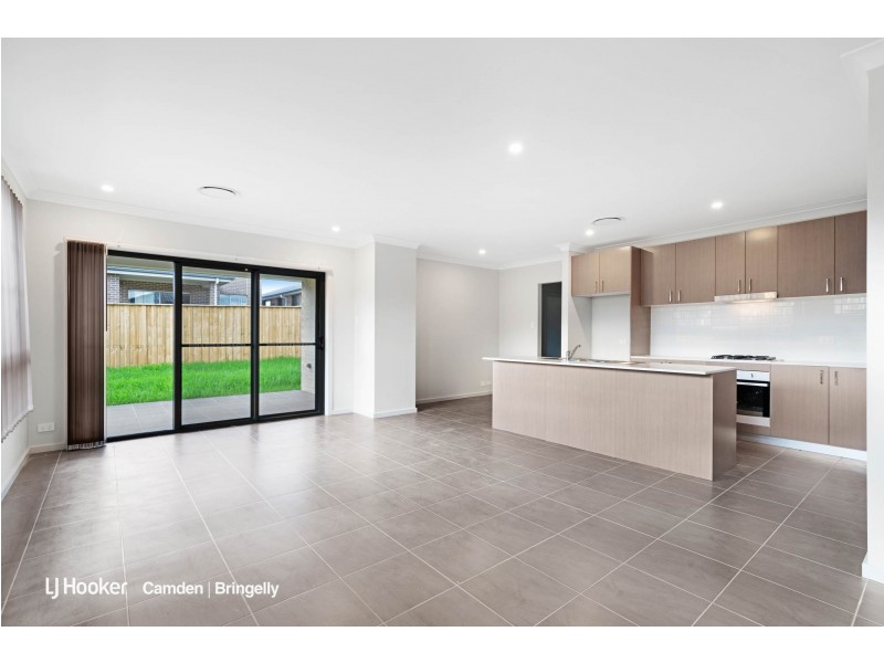 16 Booth St, Gregory Hills NSW 2557