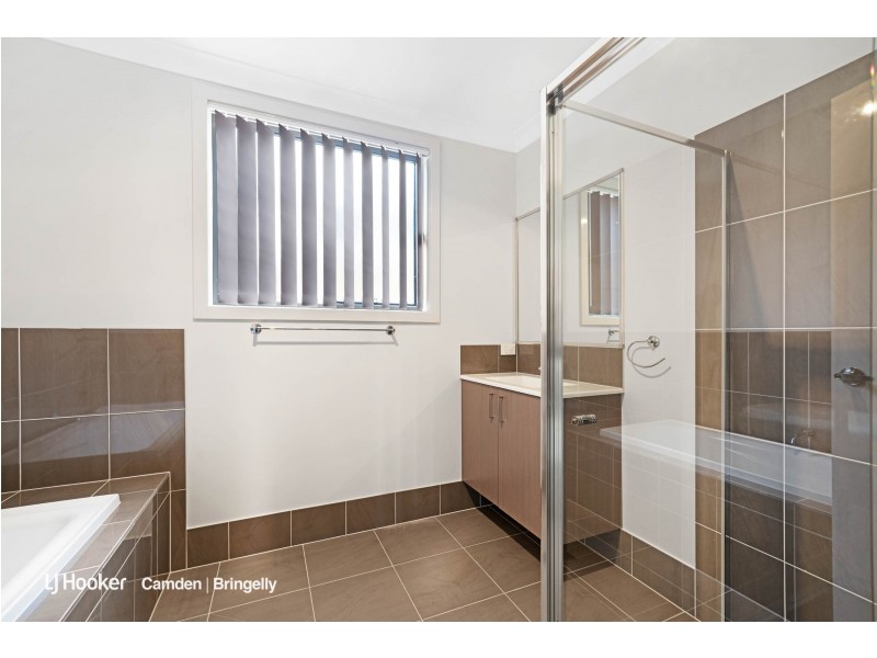 16 Booth St, Gregory Hills NSW 2557