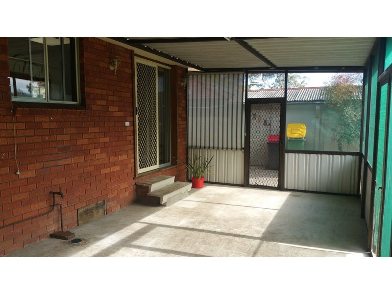 65 Bullecourt Ave, Milperra NSW 2214