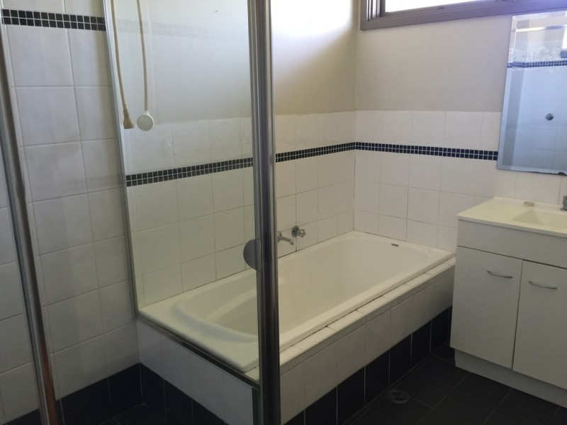 135 Avon Road, Bringelly NSW 2556