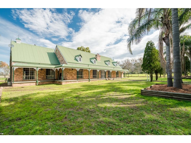 6 Carrington Road, Bringelly NSW 2556