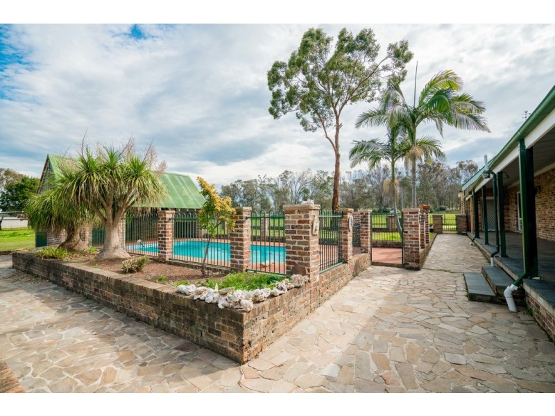 6 Carrington Road, Bringelly NSW 2556