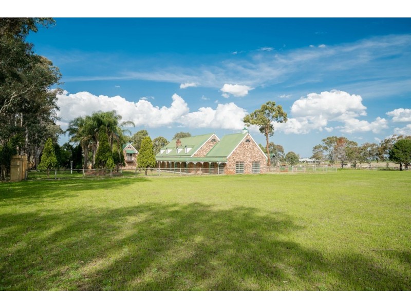 6 Carrington Road, Bringelly NSW 2556