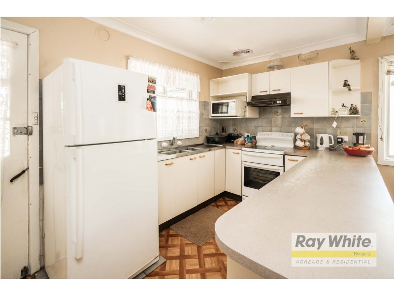 82 Mersey Rd, Bringelly NSW 2556