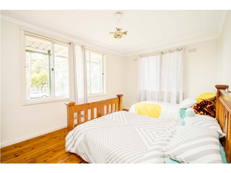 7 Holland Cres, Casula NSW 2170