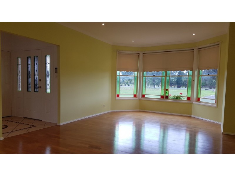 8 Medich Pl, Bringelly NSW 2556