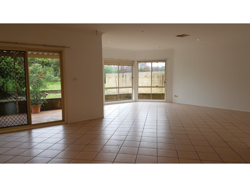 8 Medich Pl, Bringelly NSW 2556