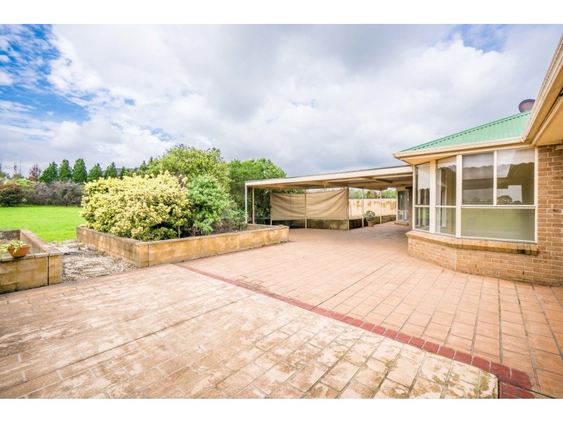 8 Medich Pl, Bringelly NSW 2556
