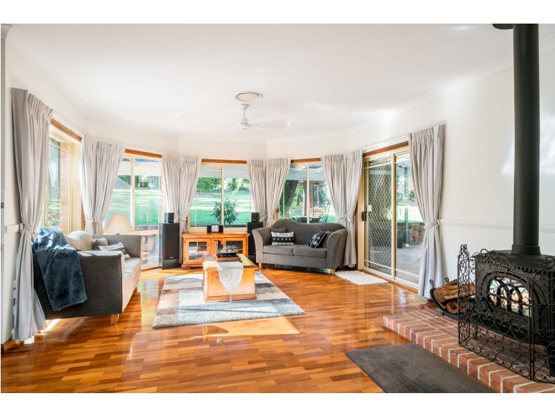 22 Sickles Drive, Grasmere NSW 2570