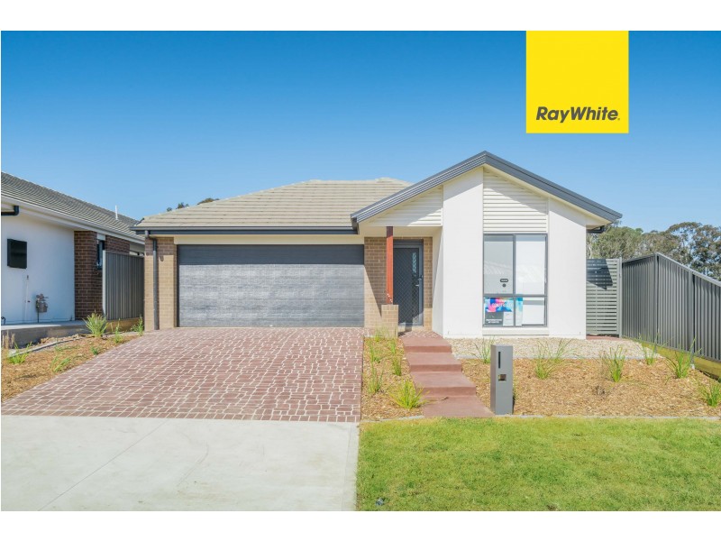 63 Goodluck Cct, Cobbitty NSW 2570