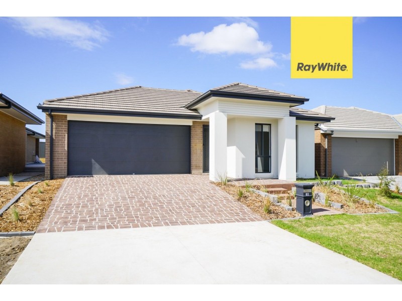 10 Goodluck Circuit, Cobbitty NSW 2570