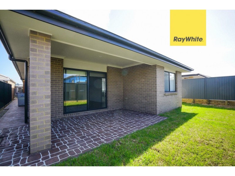 10 Goodluck Circuit, Cobbitty NSW 2570