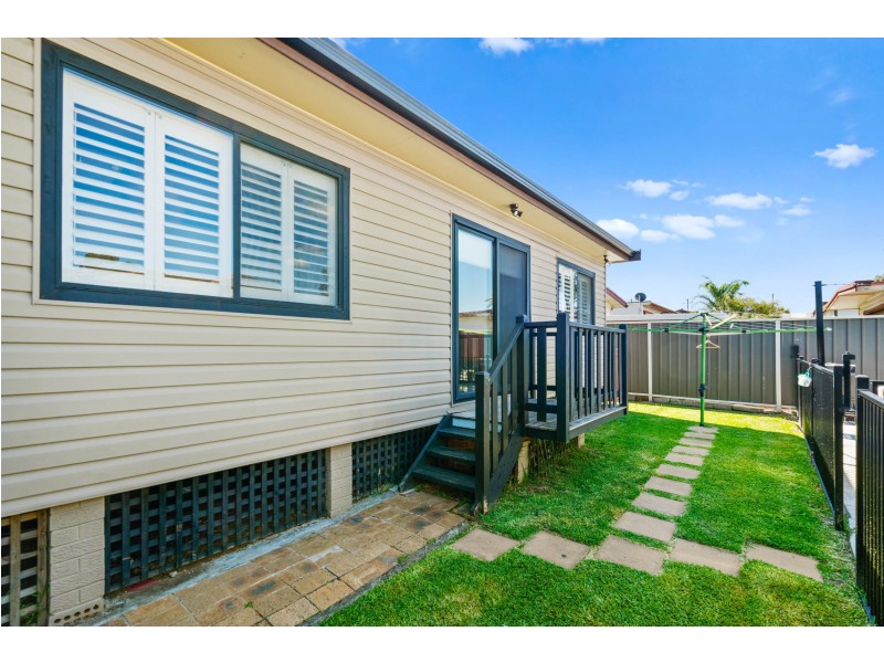 30 Glencorse Ave, Milperra NSW 2214