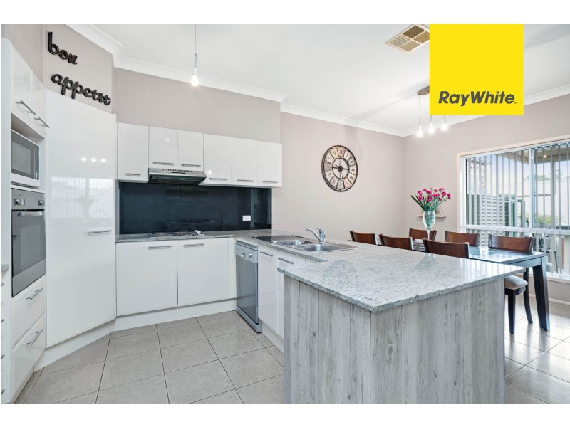 3 Gilbert St, Elderslie NSW 2570