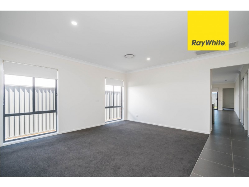 40 Goodluck Cct, Cobbitty NSW 2570