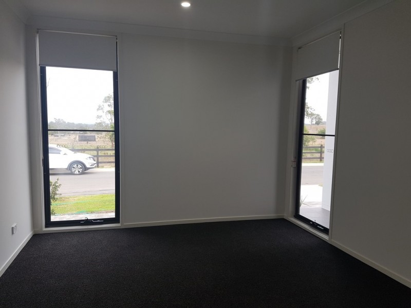 11 Blacksmith Cres, Cobbitty NSW 2570