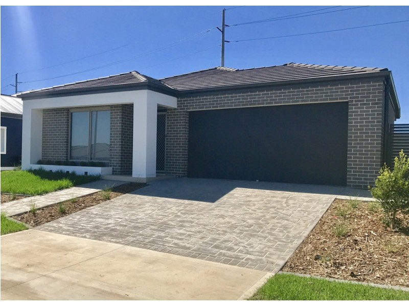 35 Goodluck Circuit, Cobbitty NSW 2570