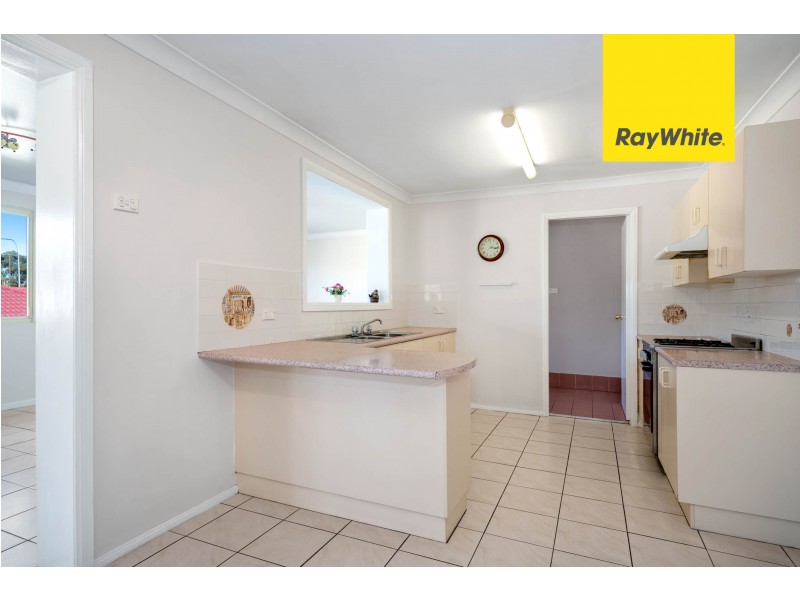 7 Downes Cres, Currans Hill NSW 2567