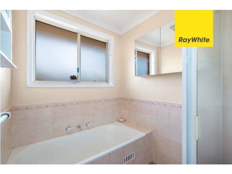 7 Downes Cres, Currans Hill NSW 2567