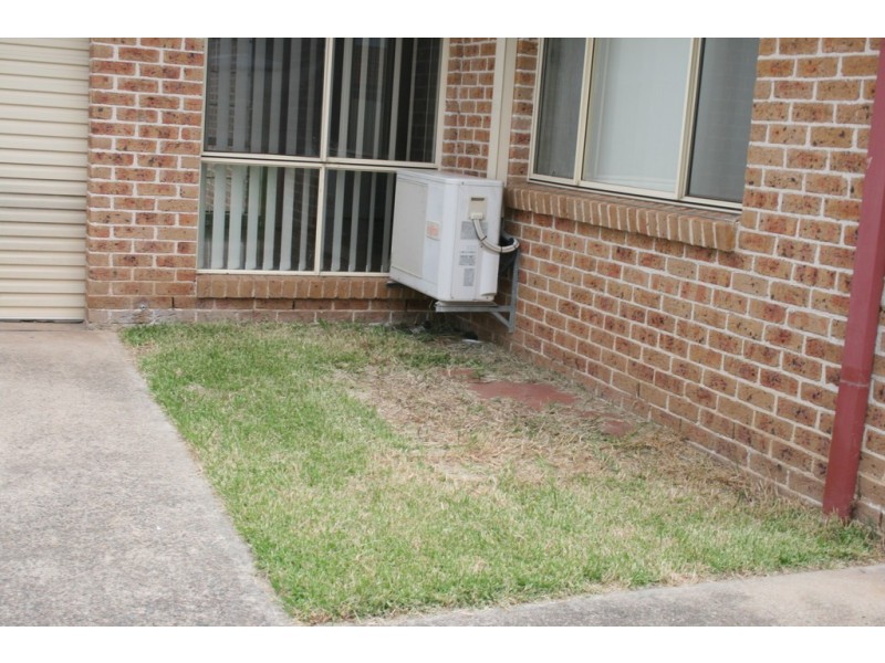 11 White Cliffs, Hoxton Park NSW 2171