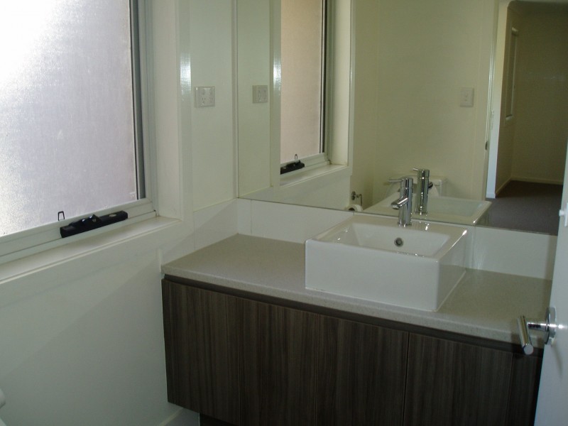 50 Hidcote Road, Campbelltown NSW 2560