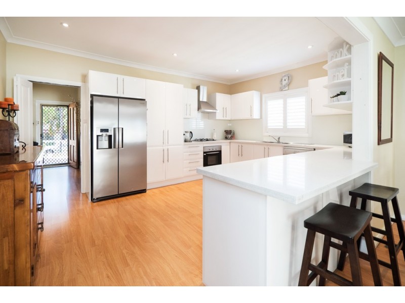 40 Glamis St, Kingsgrove NSW 2208