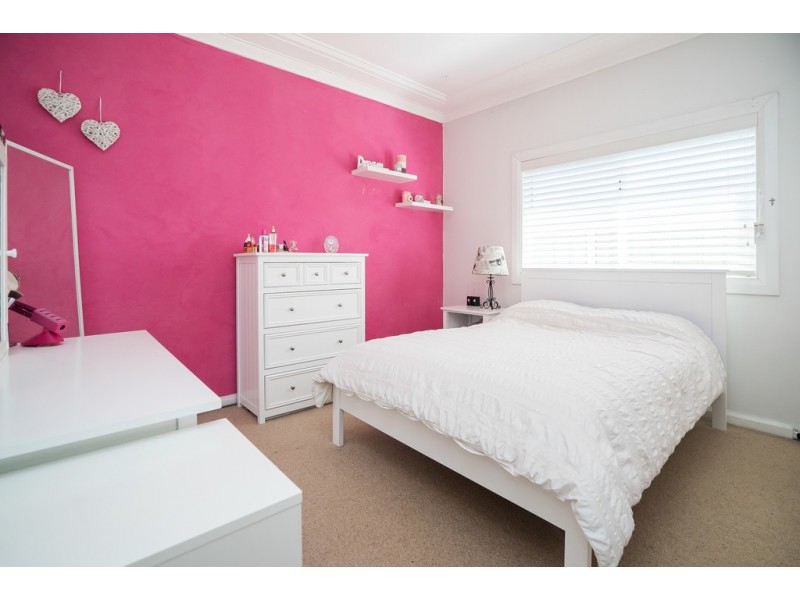 40 Glamis St, Kingsgrove NSW 2208