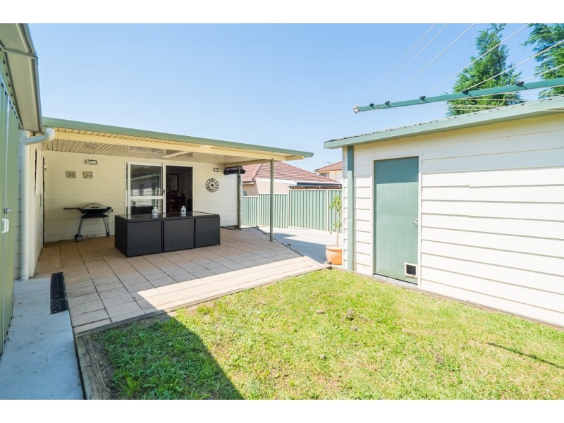 40 Glamis St, Kingsgrove NSW 2208