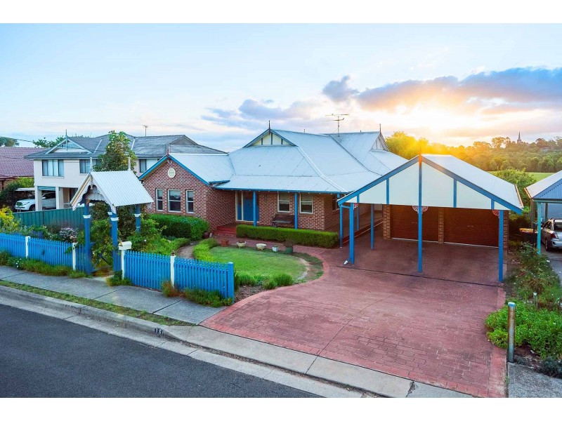 18 Purcell St, Elderslie NSW 2570