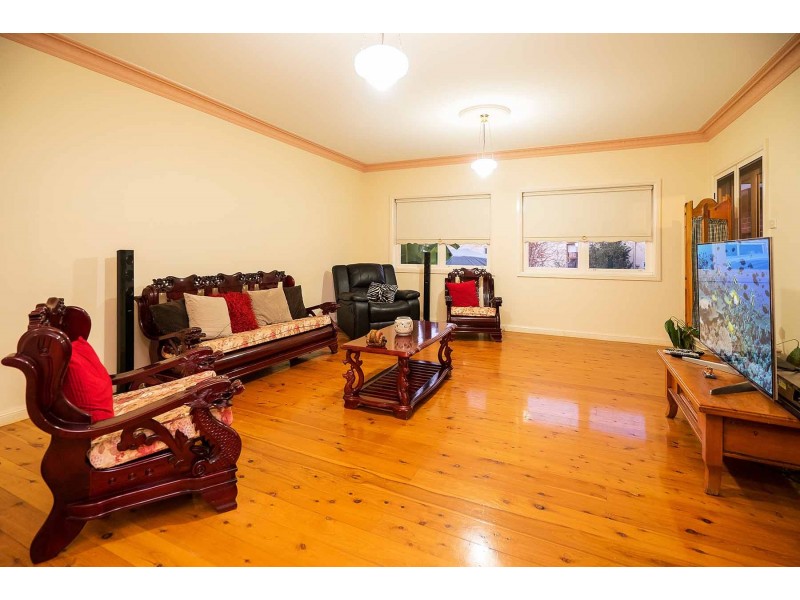 18 Purcell St, Elderslie NSW 2570