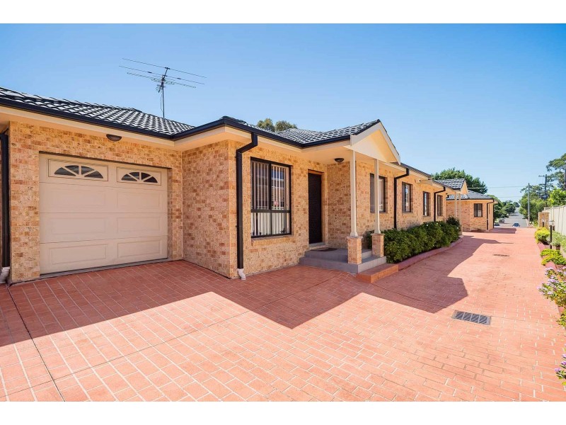 2/146 Picnic Point Road, Picnic Point NSW 2213