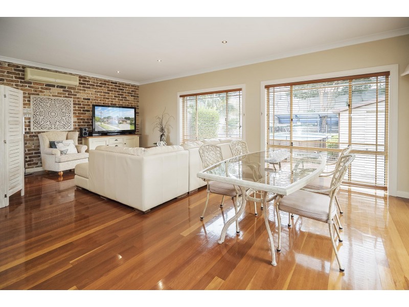 5 Montgomery Avenue, Revesby NSW 2212