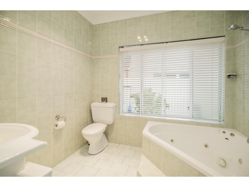 5 Montgomery Avenue, Revesby NSW 2212