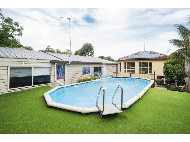 5 Montgomery Avenue, Revesby NSW 2212