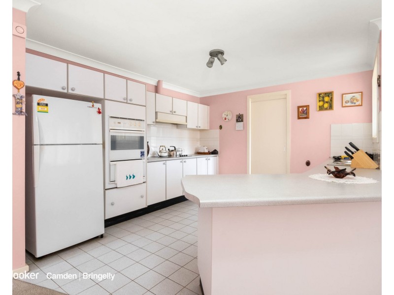 10 Boldrewood Ave, Casula NSW 2170