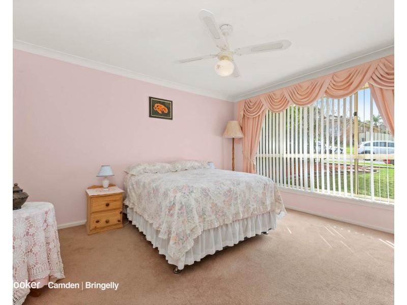 10 Boldrewood Ave, Casula NSW 2170