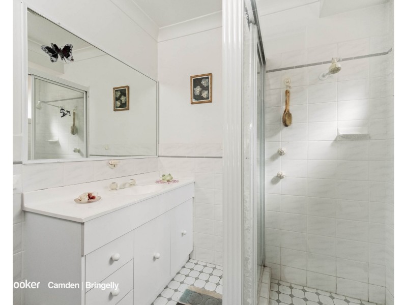 10 Boldrewood Ave, Casula NSW 2170