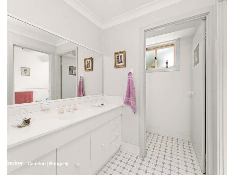 10 Boldrewood Ave, Casula NSW 2170