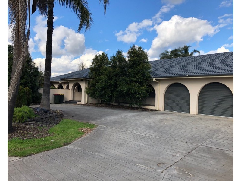 9 Emmets Farm Rd, Rossmore NSW 2557